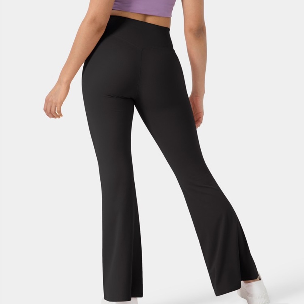 Halara Crossover High Waisted Back Pocket Super Flare Leggings - Picture 4 of 4